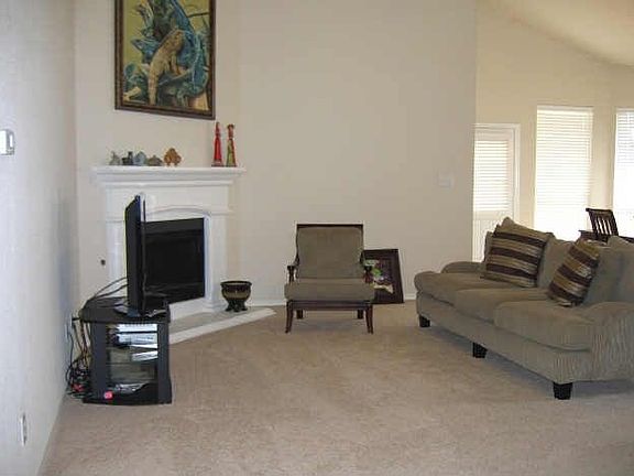 3rd image of 510 Flintwood Ln