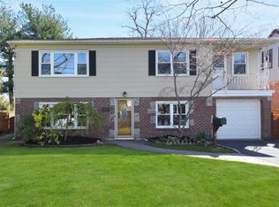 6 Dunes Ln FLOOR 2, Pt Washington, NY 11050