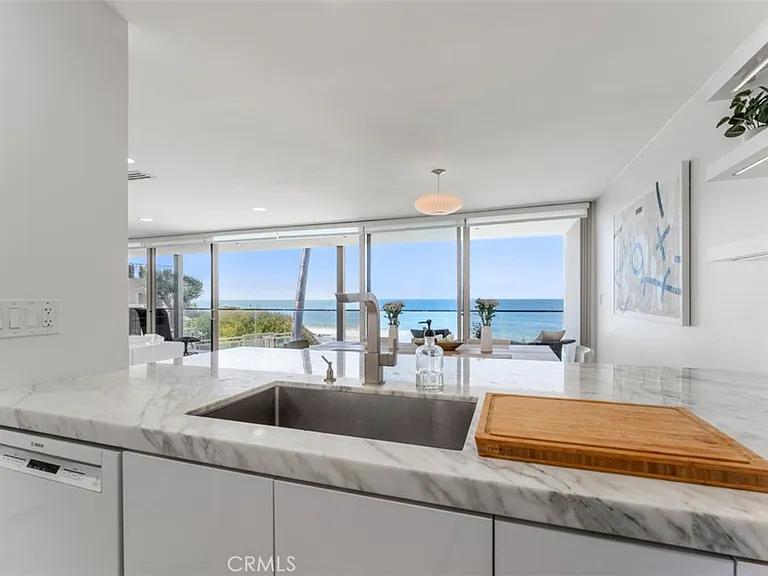 1585 S Coast Hwy #24 — Photo 9