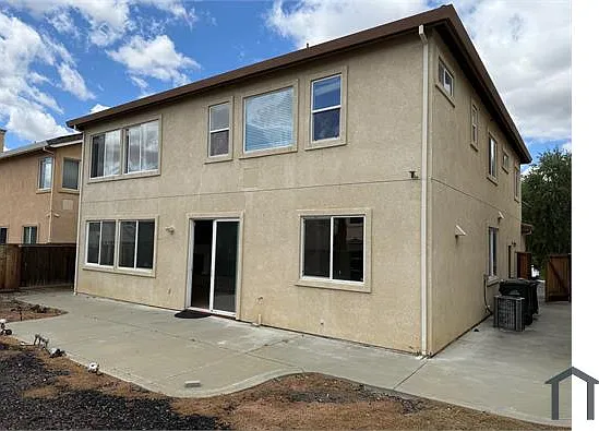 2085 Catalpa Way — Photo 10