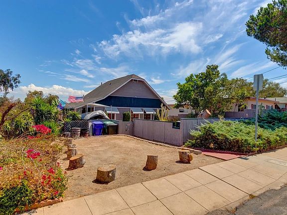 2nd image of 2661 Montclair St