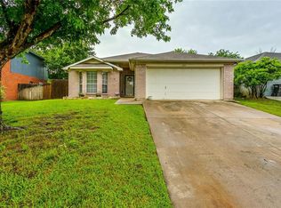 4213 Broken Arrow Rd, Fort Worth, TX 76137