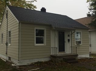 1521 Elm Ln, Moline, IL