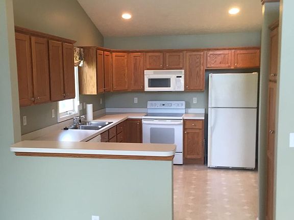 2nd image of 628 Burgenstock Dr #2