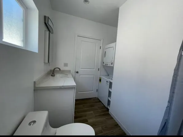 23530 Collins St, Woodland Hills, CA 91367