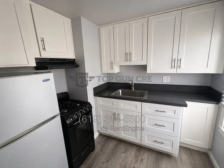 134 W Hawthorn St #17 — Photo 7