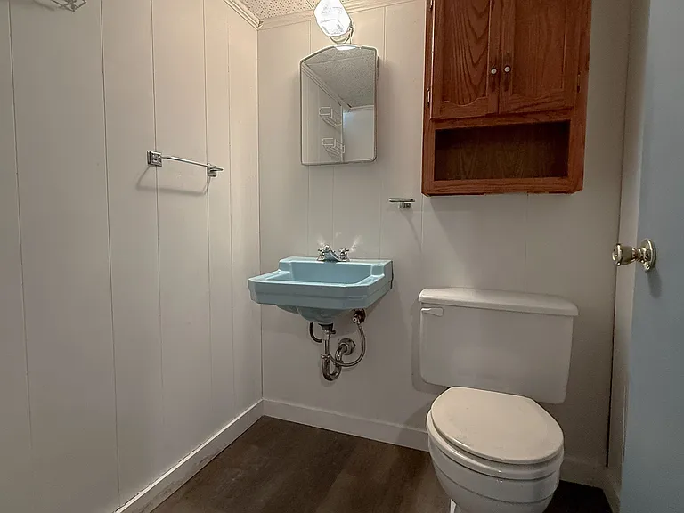 9046 Southview Ln — Photo 20