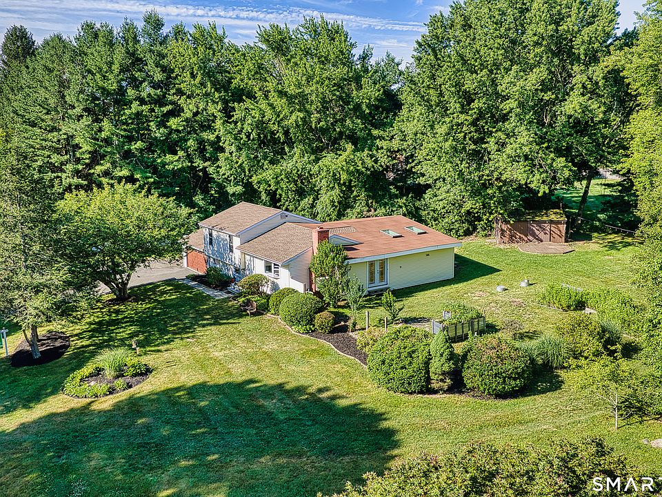1st image of 17 Woodlawn Road