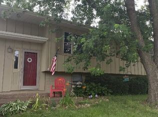2723 Stafford Blvd, Bettendorf, IA 52722