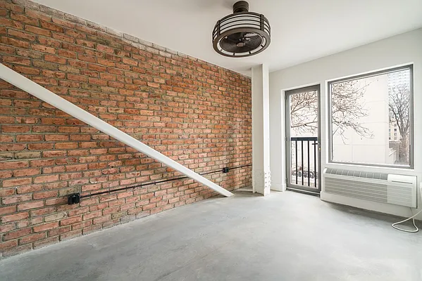 Rented by Grand & Co. | media 36