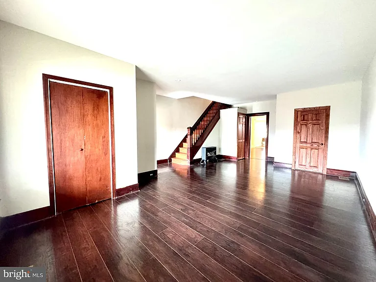 425 Juniper St — Photo 5