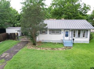 302 W Patten St, Mineola, TX 75773