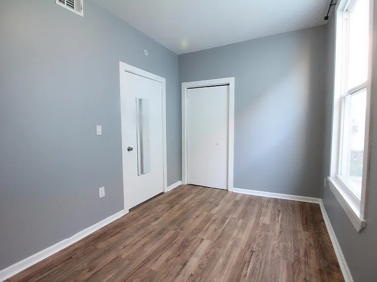 2927 N Lawndale Ave #2 — Photo 3