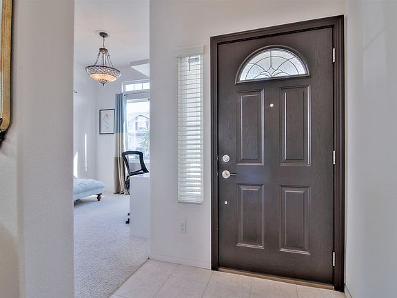 4th image of 203 Havenwood Cir