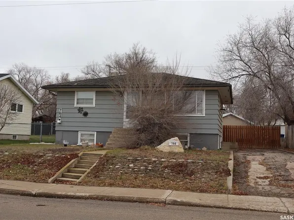 764 Fairford STREET E, Moose Jaw, SK S6H 0G2