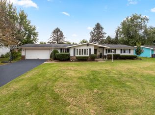 139 Knoll Rd, Walworth, WI 53184