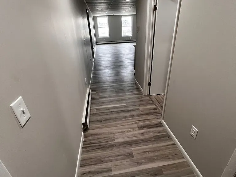 83 E Main St — Photo 9