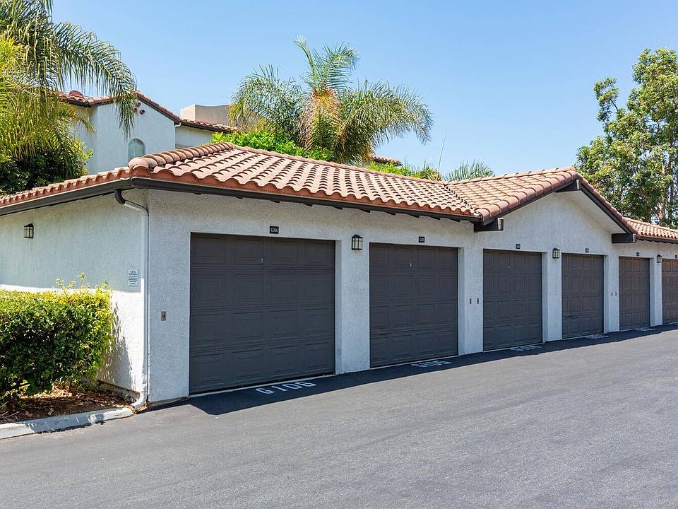 Elan Sevilla Garages