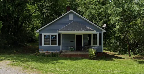 1505 Calhoun Rd NE Photo 1