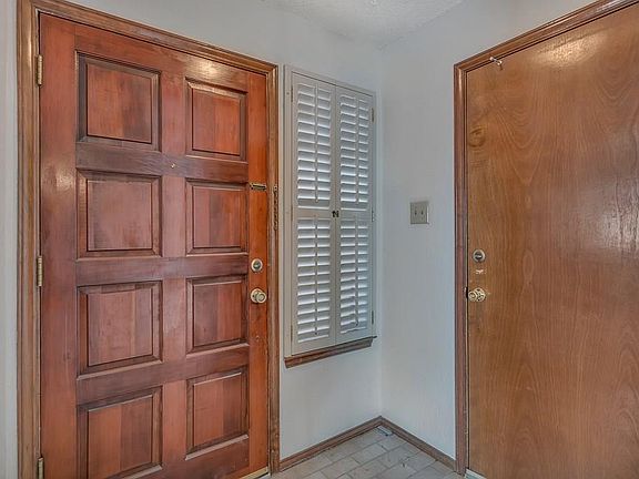 4th image of 628 Mary Stuart Dr