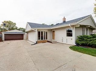 5629 S Honey Creek Dr, Milwaukee, WI 53221