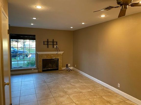 4th image of 258 Banana Grove Ln