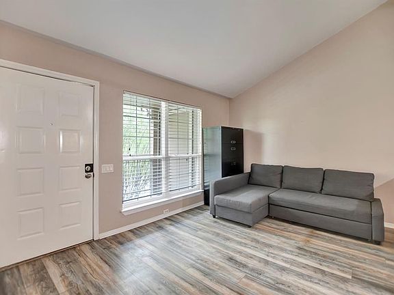 5th image of 1880 White Oak Dr APT 102