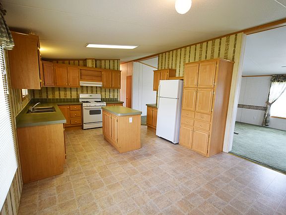 Eat In Kitchen