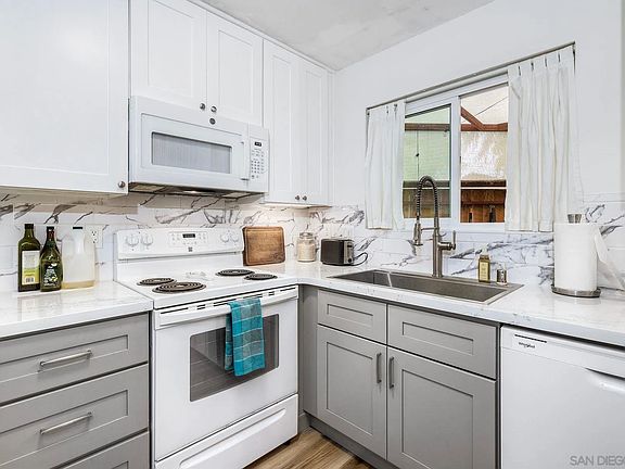 3rd image of 10029 Santana Ranch Ln