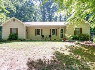 145 Woodview Dr, Statesville, NC 28625