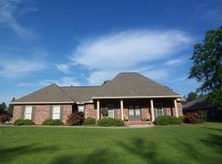37 Buckingham St, Hattiesburg, MS 39402