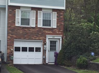 111 Ligonier Ln, New Kensington, PA 15068