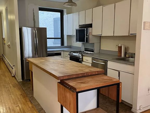 2nd image of 305 W 98th St APT 5EN