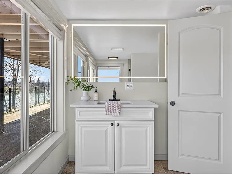10150 S Riverside Dr — Photo 35