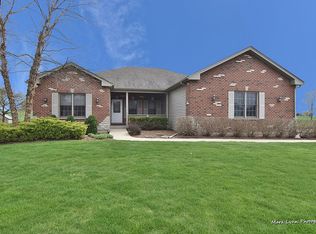 1019 Prairieview Pkwy, Hampshire, IL 60140