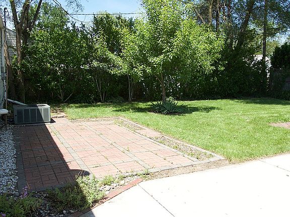 3rd image of 1143 Lester Ave
