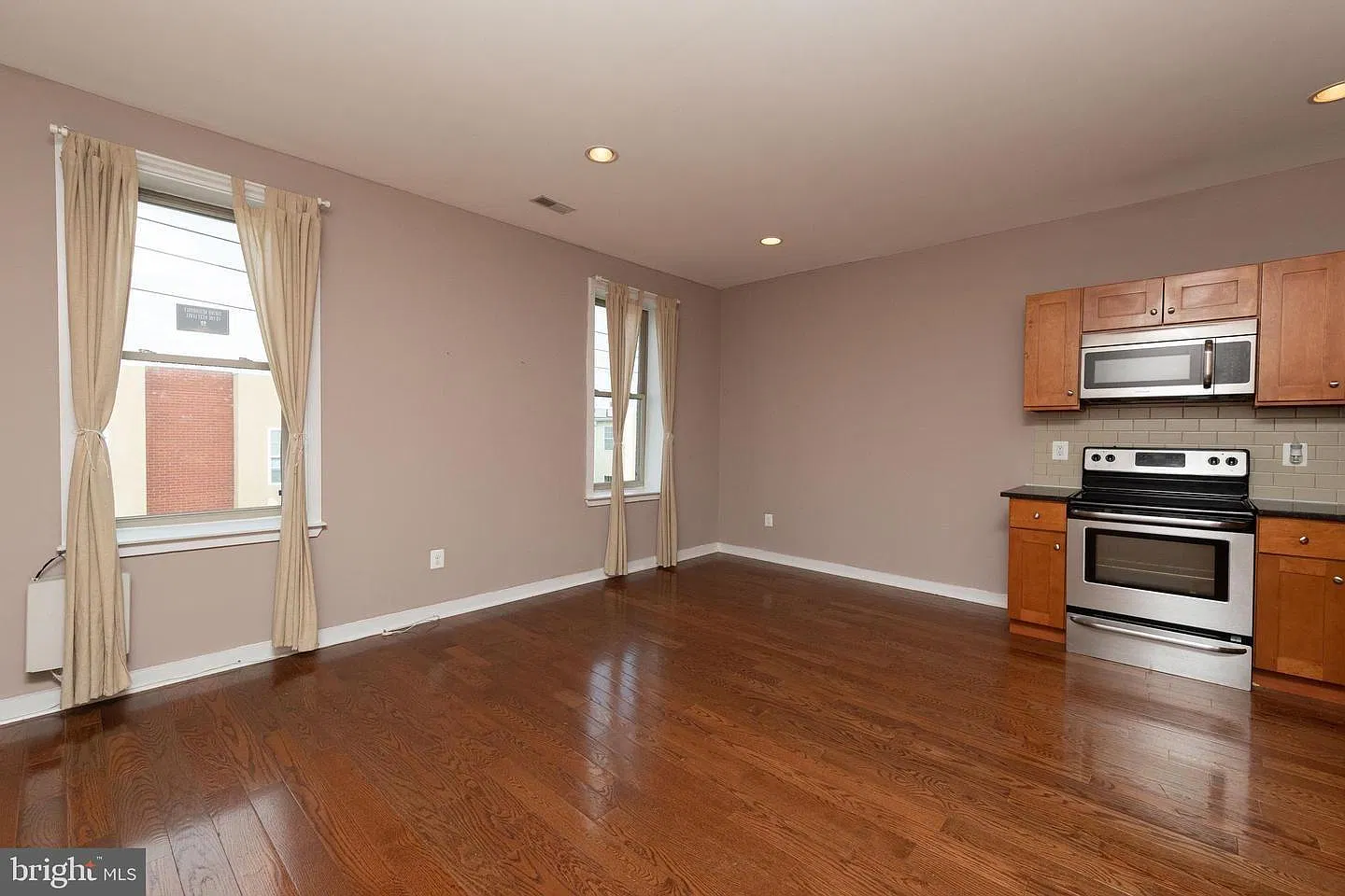 1806 W Berks St — Photo 3