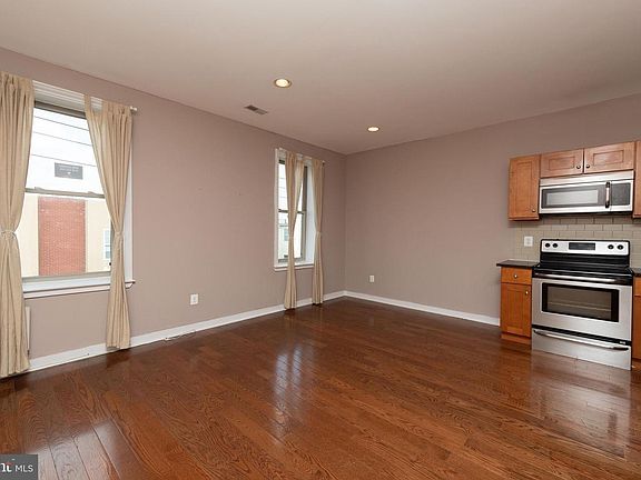 3rd image of 1806 W Berks St APT 1A