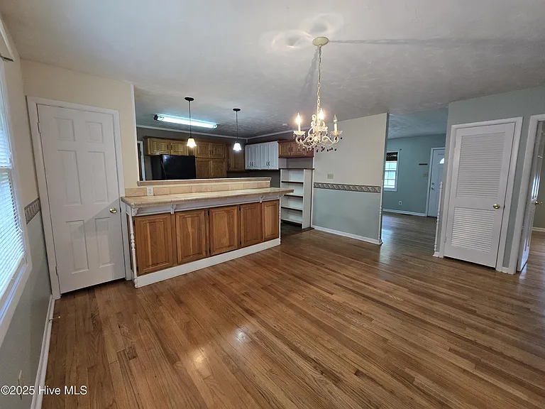 818 Williams St — Photo 12