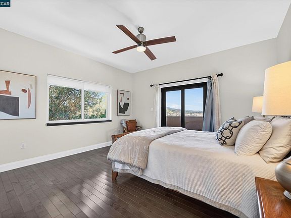 5th image of 137 Rudgear Dr