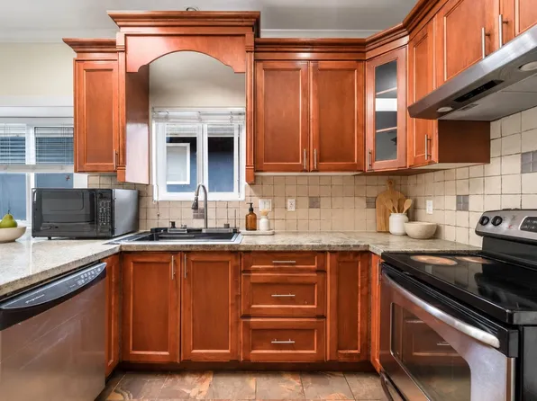 11215 Williams Rd, Richmond, BC V7A 1J2