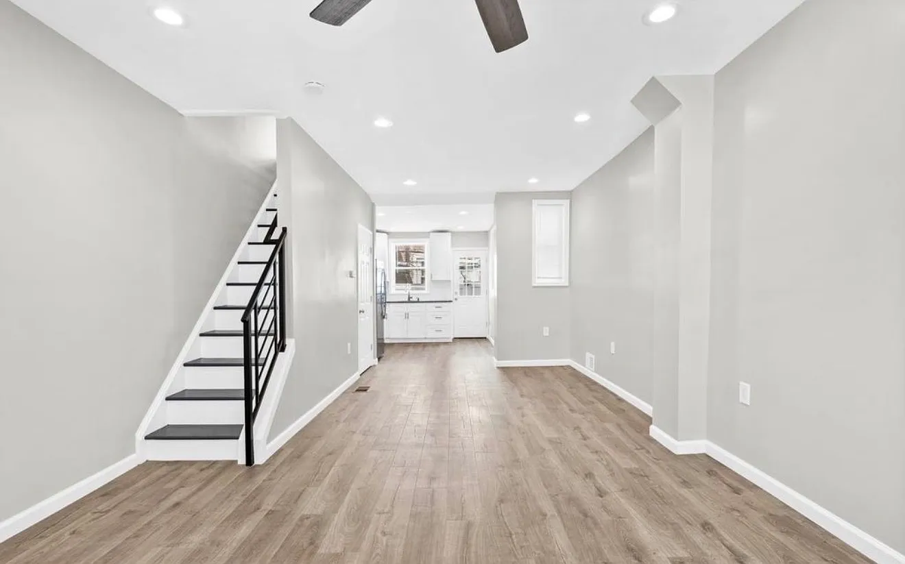 1452 S Etting St — Photo 3