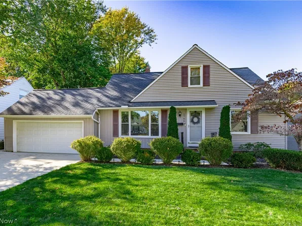 1746 Hawthorne Dr, Mayfield Hts, OH 44124