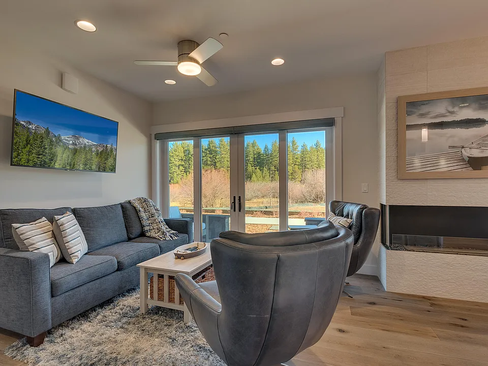 17 Beach Club Dr #203