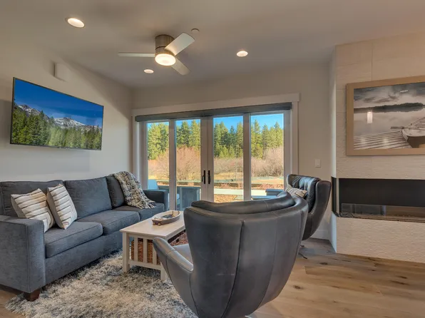 17 Beach Club Dr, Stateline, NV