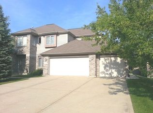 1937 Beverly Ln, Buffalo Grove, IL 60089