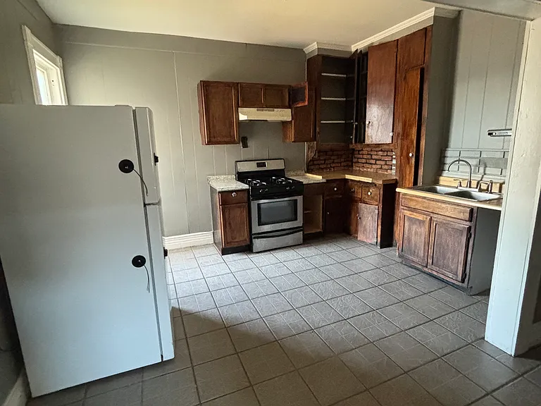 1505 Sunset Ave #2 — Photo 1