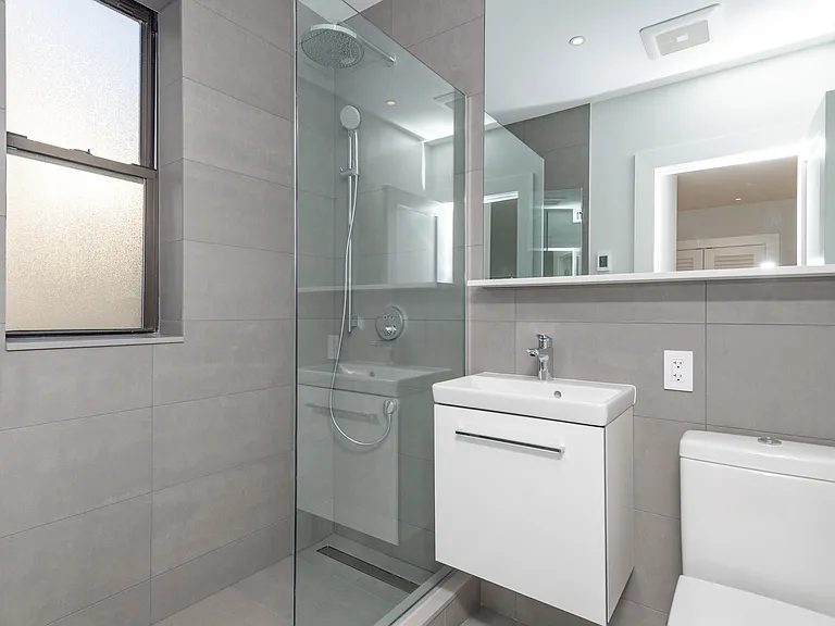 8 Elko St #7 — Photo 2