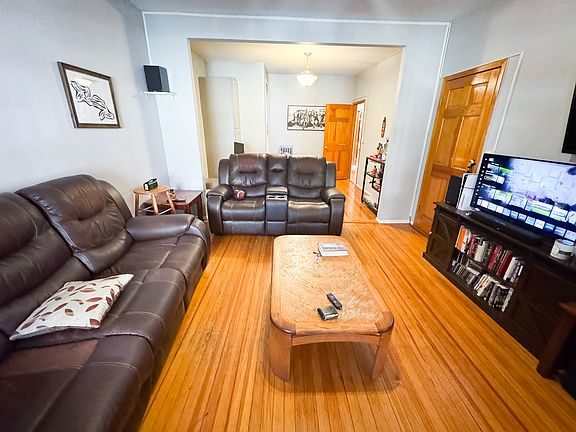 5th image of 3120 28th Ave #2