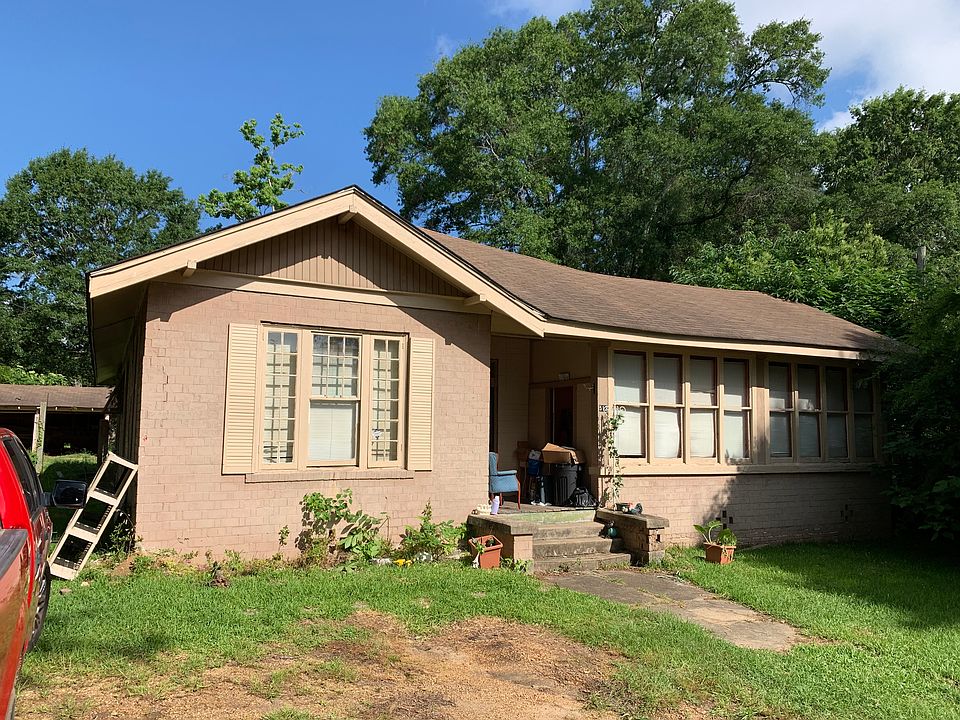2nd image of 512 McCormick Ct